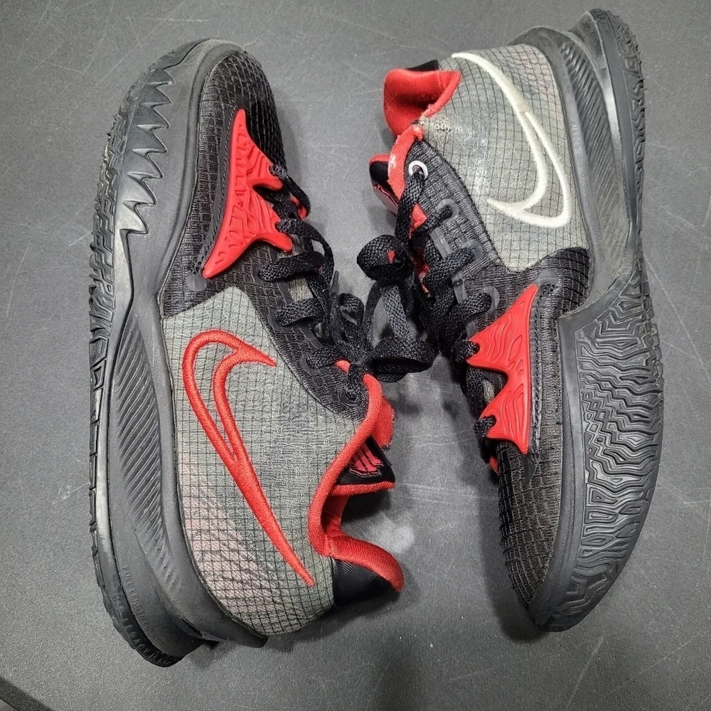 Nike Kyrie Low 4 Bred Black‎ University Red Sneakers Men's Size 8